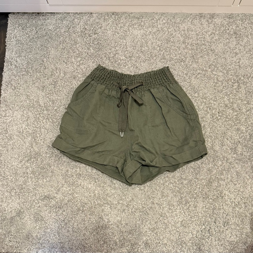 Forever 21 Green Cargo Shorts with Elastic Waistband